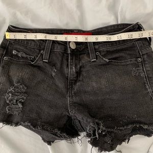 Vintage distressed Levi’s shorts